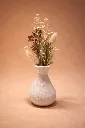 maison-creot-maia-vase-terre-rousillon-bouquet1.webp
