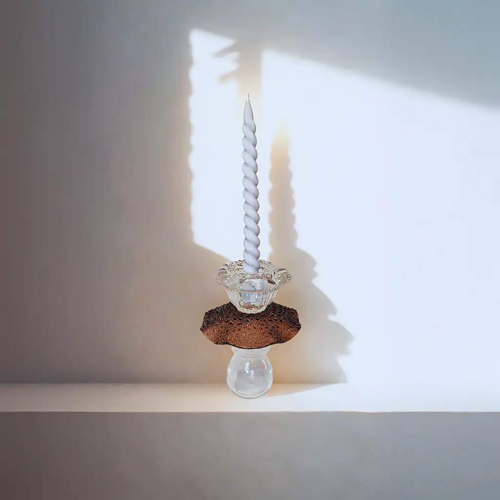 Amarante – Bougeoir en verre ancien et plateau texturé