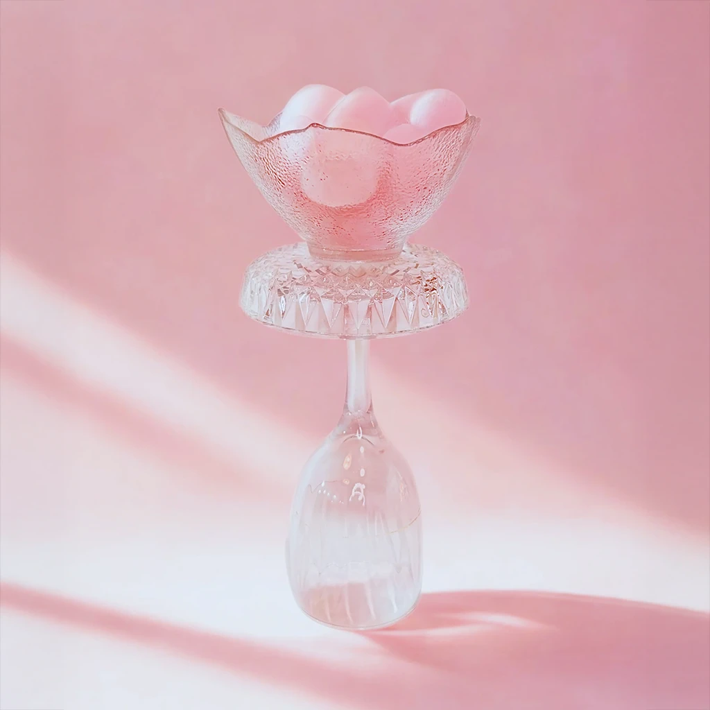 Rosemonde – Présentoir en verre granité et cristal taillé